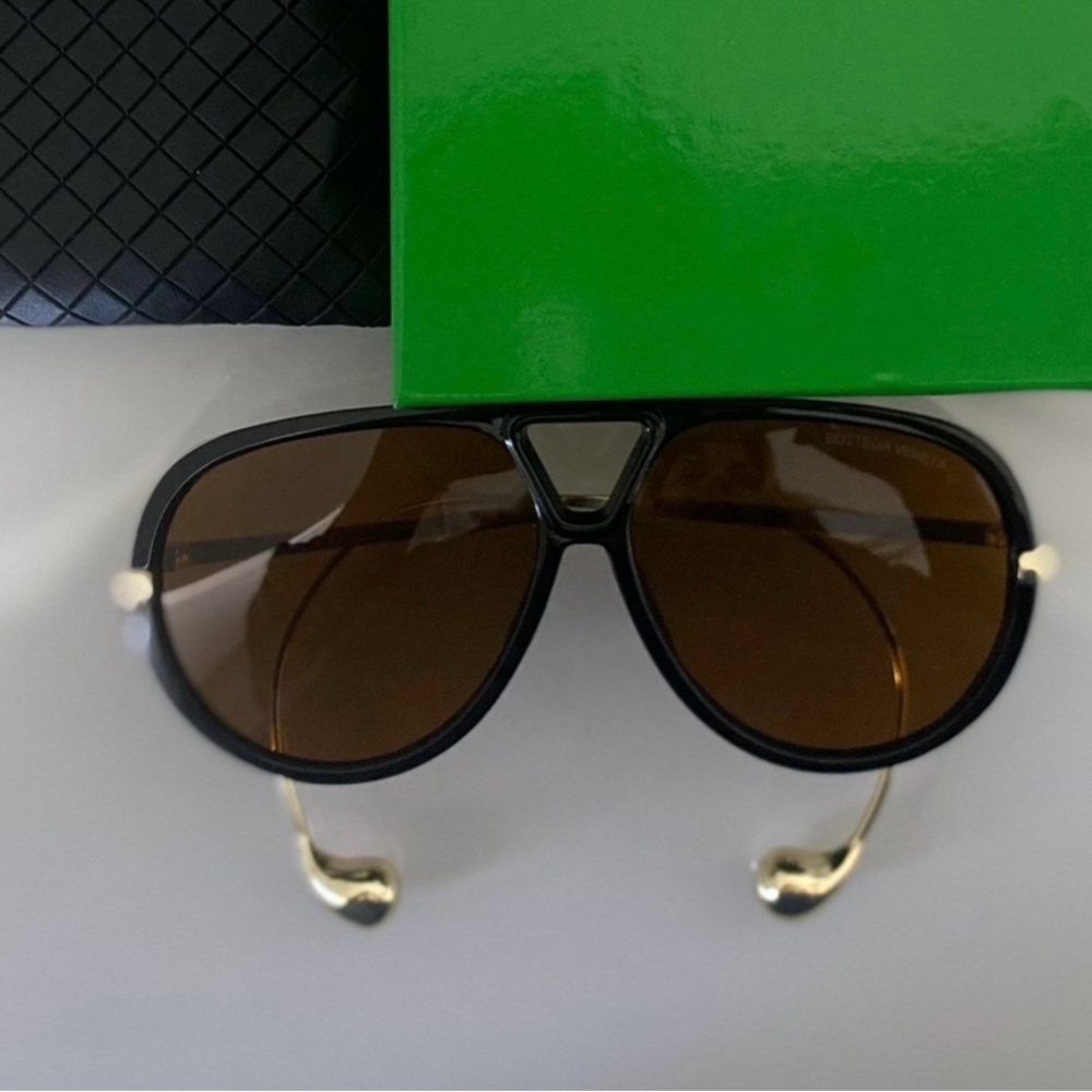 Stylish Black and Gold Sunglasses